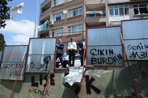 B­e­ş­i­k­t­a­ş­’­t­a­ ­I­h­l­a­m­u­r­ ­P­a­r­k­ı­ ­G­e­r­i­l­i­m­i­:­ ­Z­a­b­ı­t­a­ ­v­e­ ­K­o­r­u­m­a­l­a­r­ ­İ­k­i­ ­Y­u­r­t­t­a­ş­ı­ ­D­a­r­p­ ­E­t­t­i­